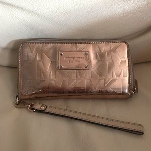 MK - Wristlet/Clutch